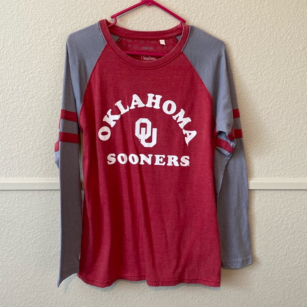 Oklahoma sooners long sleeve crimson shirt, gray sleeves baseball style shirt M